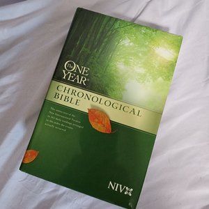 One Year Chronological Bible NIV 1995 Tyndale Devotional Christian Hardcover